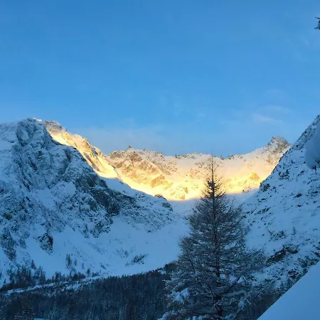 Chalet En Station De Ski, Avec Vue, Au Calme 木屋 拉弗利