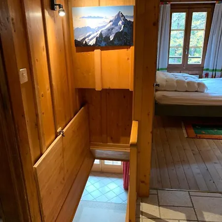 木屋 Chalet En Station De Ski, Avec Vue, Au Calme 拉弗利